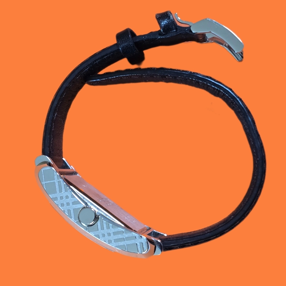 {DISCOUNTED} 〽️Burberry BU1570 Pearl Square Watch〽️ - Picture 6 of 9